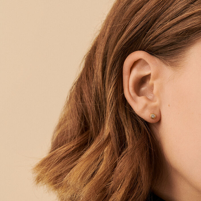 Pendientes cortos BRILLANT - Cristal / Oro - Pendientes  | Agatha