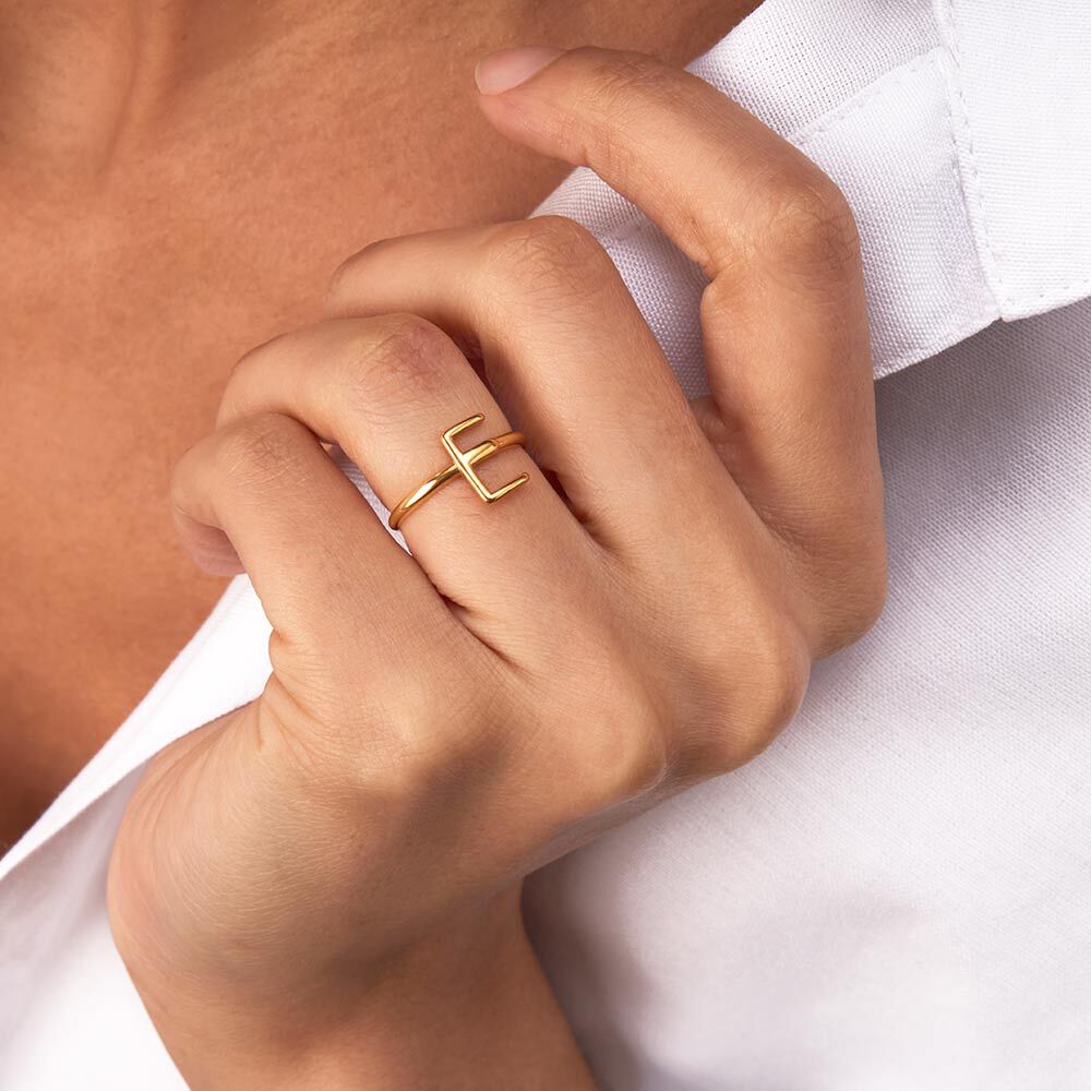 Anillo fino LETTRE E - Dorado - Anillos  | Agatha