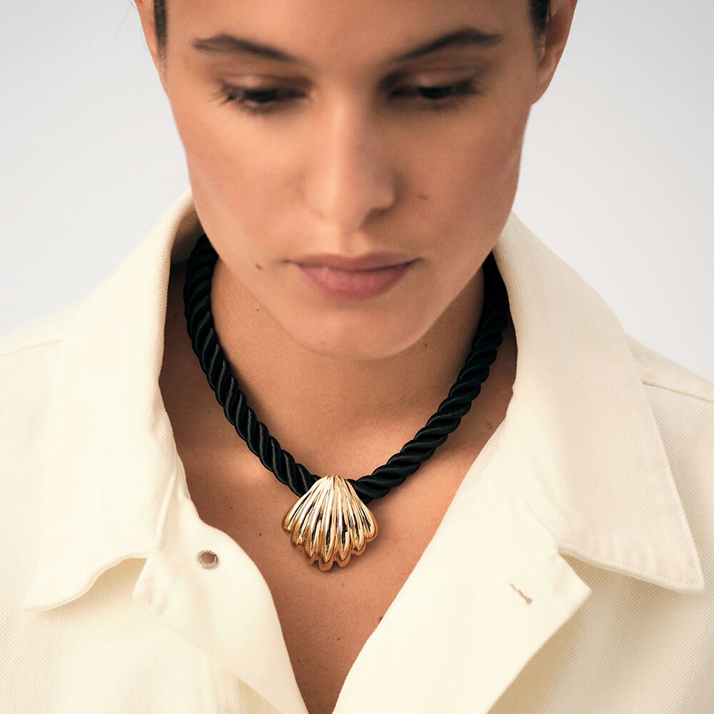 Collar corto N-13 - Negro / Oro - Collar corto  | Agatha